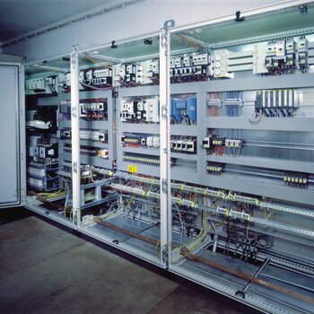 废气处理设备的控制与流程监控系统